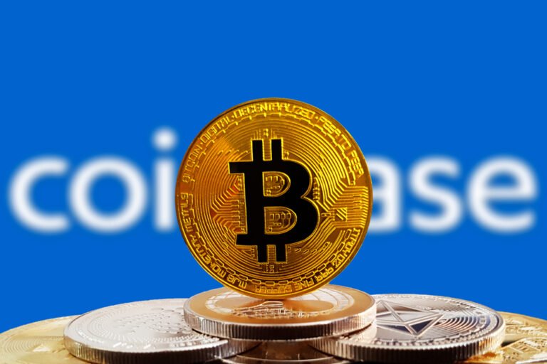 bitcoin mince a pozadí logo coinbase