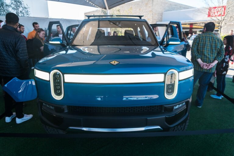 elektromobil rivian