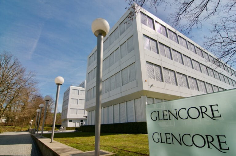 budova těžební společnosti glencore