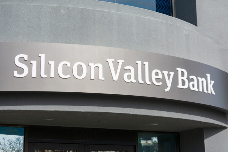 budova startup banky silicon valley bank (svb)