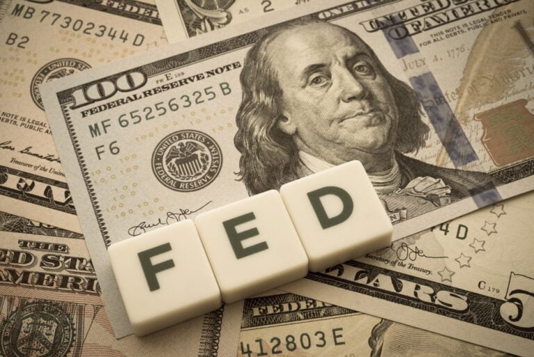 americky dolar a inicialy fed (federalni rezervni system)