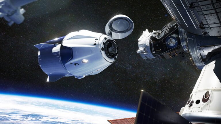 vesmirna sonda dragon od spolecnosti spacex