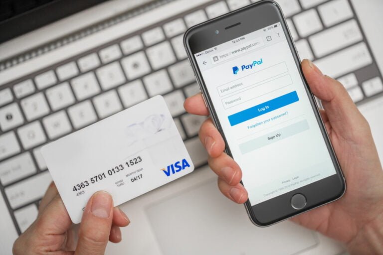 mobilni aplikace paypal a debetni karta