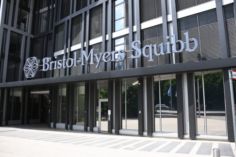 Sídlo společnosti Bristol-Myers Squibb v Mnichově. Bristol-Myers Squibb je americká farmaceutická společnost.